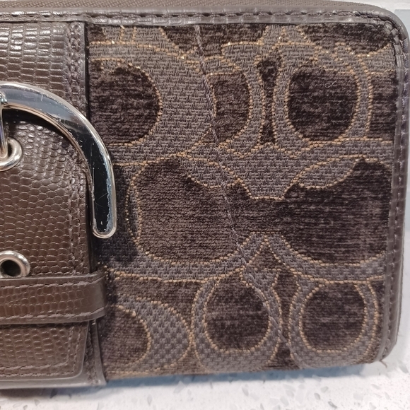 COACH Terry Cloth wallet - Picture 4 of 10